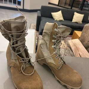 Women's Tactical Lace-Up Combat Boots in Tan 5 1/2 R
